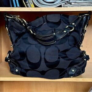 Coach Carly Black Signature Jacquard Hobo
Shoulder Bag Purse Handbag 10620